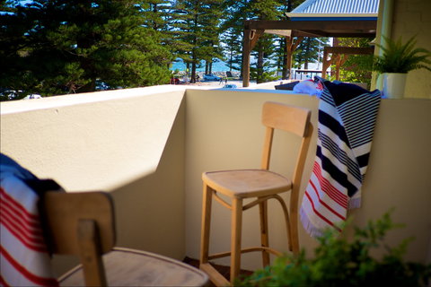 Cottesloe Artist's Beach Retreat - Accommodation Cooktown 0