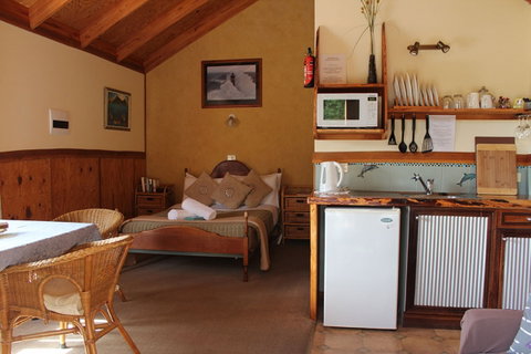 Eastern Reef Cottages - Accommodation Cooktown 1