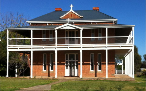 Eddy's Of Canowindra - Accommodation Cooktown 0