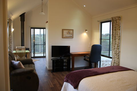 Grace Cottages - Accommodation Cooktown 1