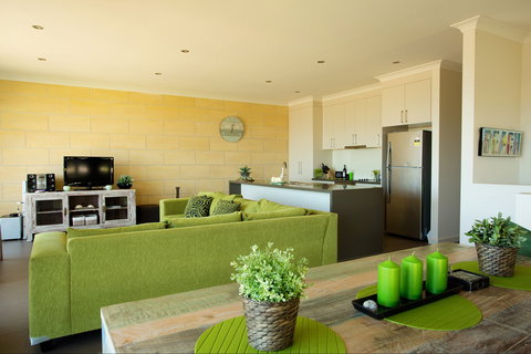 Horizons Part Of Blue Fin Holiday Homes - Accommodation Cooktown 2