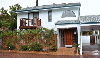 Dolphin Lodge - Accommodation Cooktown 0
