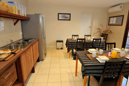 Waikiki Beach Bed And Breakfast - Accommodation Cooktown 4