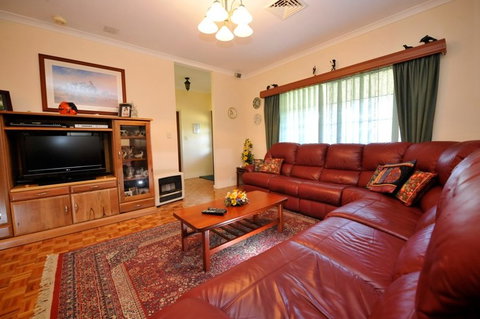 Homestead Bed And Breakfast - Accommodation Cooktown 1