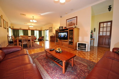 Homestead Bed And Breakfast - Accommodation Cooktown 2