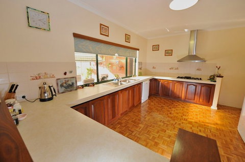 Homestead Bed And Breakfast - Accommodation Cooktown 3