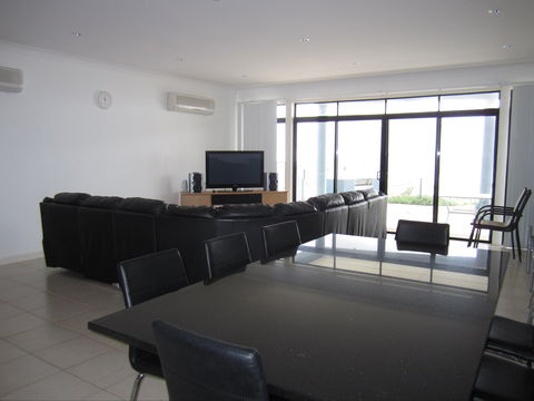 The Waterfront Starfish - Accommodation Cooktown 0