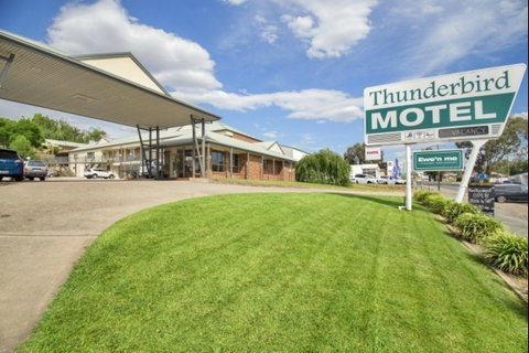 Thunderbird Motel - Accommodation Cooktown 0