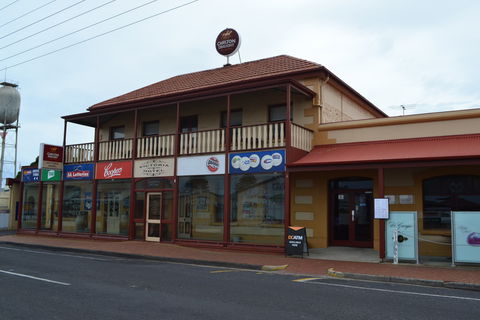 Victoria Hotel Port McDonnell - Accommodation Cooktown 0