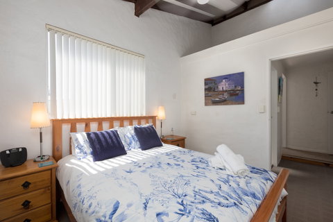 Absolute Oceanfront Cottage - Accommodation Cooktown 1