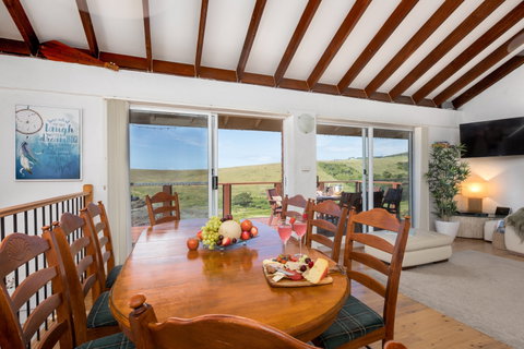 Absolute Oceanfront Cottage - Accommodation Cooktown 2
