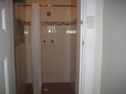 B And B On Bettington - Accommodation Cooktown 2