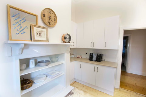 Doreen's - Accommodation Cooktown 2