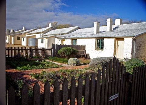 Paxton Square Cottages - Accommodation Cooktown 1
