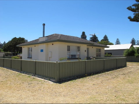 Walters Holiday Home - Accommodation Cooktown 0