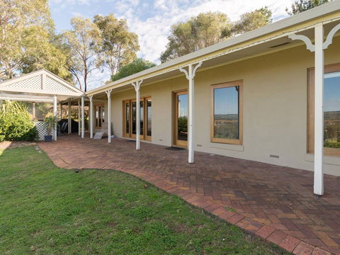 131 - Heart Of The Vale - Accommodation Cooktown 1