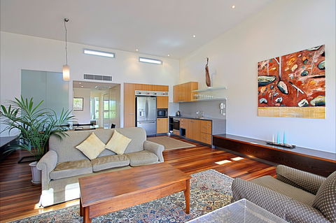 Beach Villa 17, East On Byron - Accommodation Cooktown 0