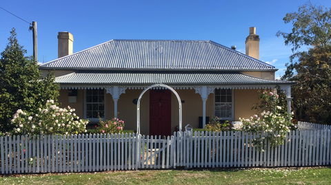 Bellamona - Cosy Georgian Cottage - Accommodation Cooktown 0