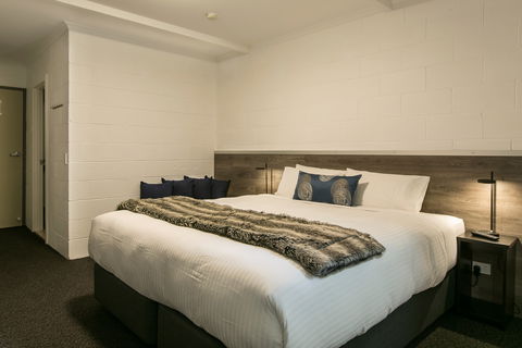 Falls Creek Hotel - Accommodation Cooktown 2