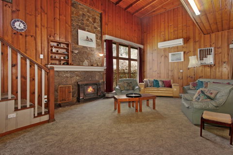 Le Chateau - Accommodation Cooktown 1
