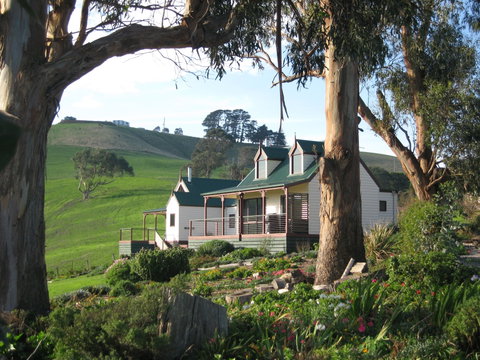 Loves Lane Cottages - Accommodation Cooktown 0