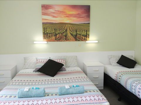 Mollymook Ocean View Motel - Accommodation Cooktown 2