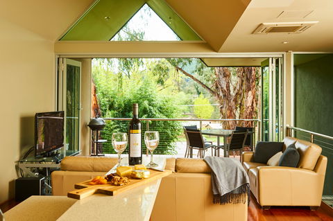 No. 6 Luxury Private Haven - Accommodation Cooktown 1