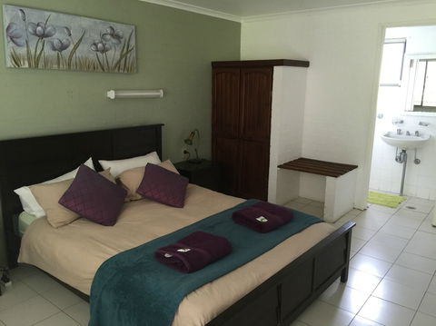 Sinclairs Country Retreat - Accommodation Cooktown 0