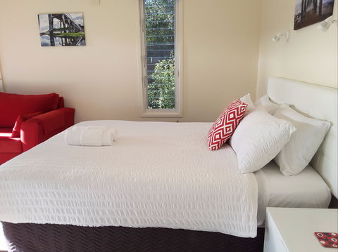 Springtide Studio Apartments - Accommodation Cooktown 1