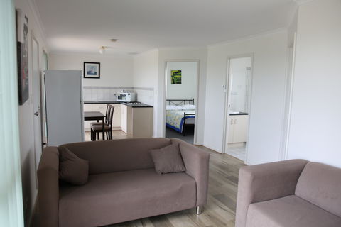 Tarnasey Farm - Pa's Place - Accommodation Cooktown 2