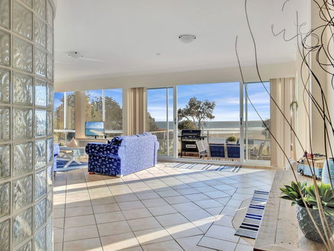 The Rotunda At Gerroa - Accommodation Cooktown 2
