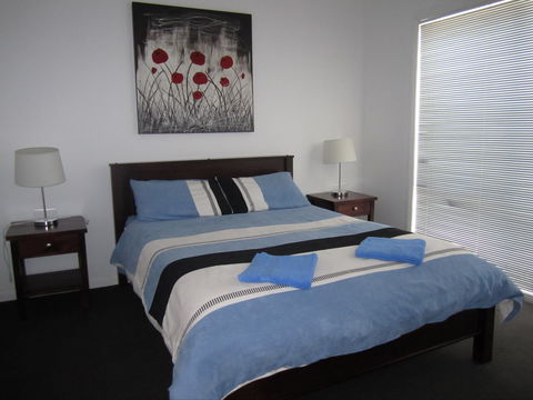 The Waterfront Dolphin - Accommodation Cooktown 2