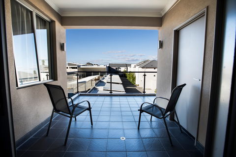 Zappeion Apartments - Accommodation Cooktown 2