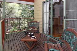 Eagle Hammer Cottages - Accommodation Cooktown 3
