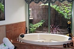 Eagle Hammer Cottages - Accommodation Cooktown 4