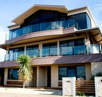 On the Esplanade - Accommodation Cooktown