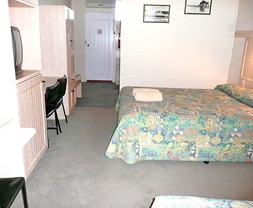 Mallacoota Hotel Motel - Accommodation Cooktown 1