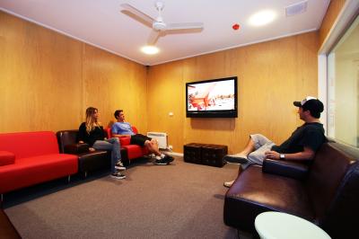 The Island Accommodation - Accommodation Cooktown 5