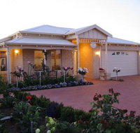 Sussex on Willis Cove Bed and Breakfast - Accommodation Cooktown