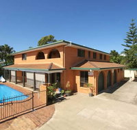 Airlie Court Holiday Apartments - Accommodation Cooktown