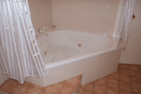 Burke & Wills Motor Inn - Accommodation Cooktown 0