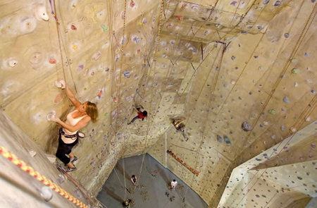 Cliffhanger Climbing Gym - Accommodation Cooktown 3