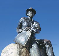 Paddy Hannans Statue - Accommodation Cooktown