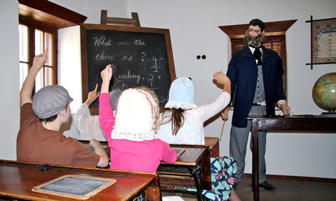 St John's Schoolhouse Museum - Accommodation Cooktown 4