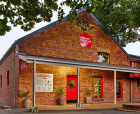 Bright Chocolate - Accommodation Cooktown 0