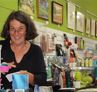 Artists on Parade Art Gallery - Accommodation Cooktown