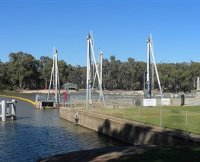 Lock 10 And Weir - Accommodation Cooktown 3