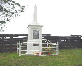 Evelyn Scrub War Memorial - Accommodation Cooktown 0