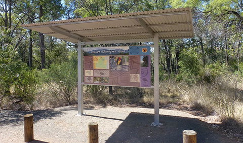 Deriah Aboriginal Information Bay - Accommodation Cooktown 0