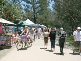 Broadbeach Art And Craft Markets - Accommodation Cooktown 2